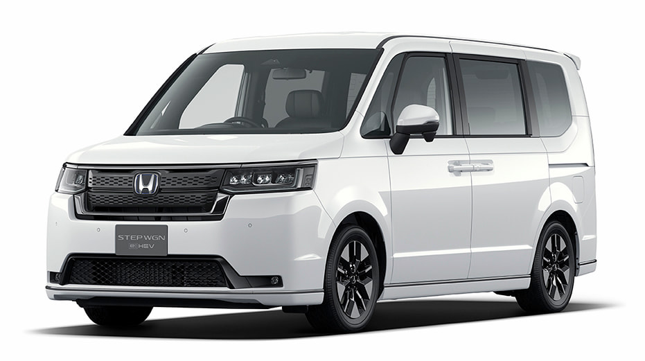 ホンダ　ステップワゴン　プラチナホワイト・パール